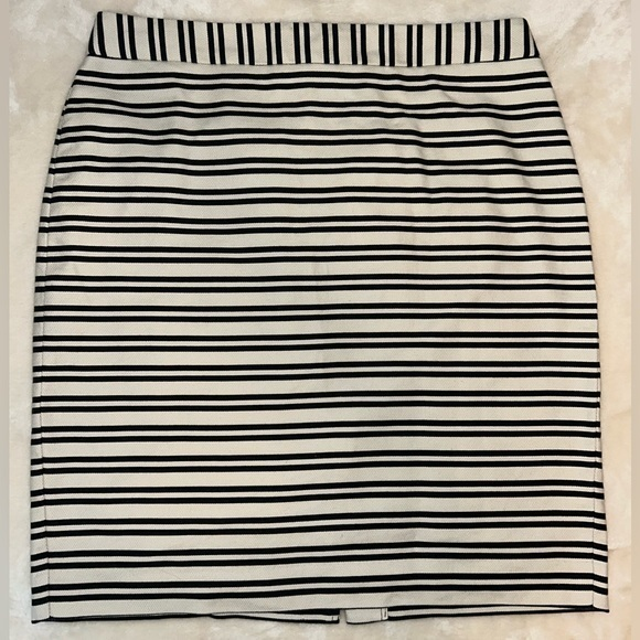LOFT‎ cream/black stripe pencil skirt - sz 6 - Picture 1 of 5